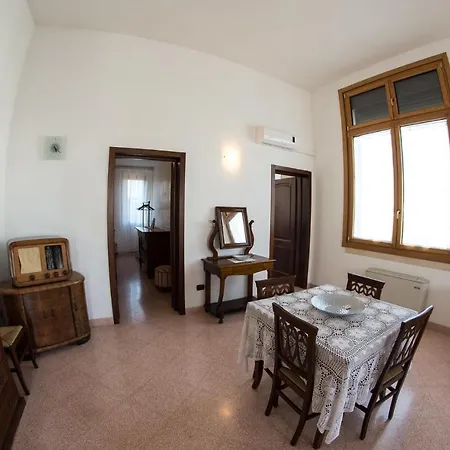 L'antico Palazzo 1 بيت للعطل فرنولي